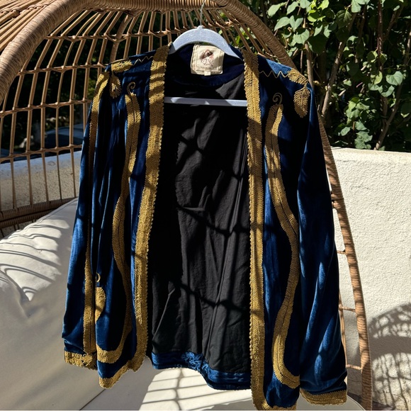 Chasing unicorns Velvet jacket - Picture 1 of 4